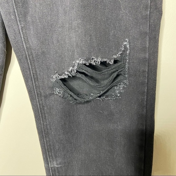 NWT Pretty Little Thing Washed Black Knee Rip Mom Jeans 12 - Picture 7 of 7